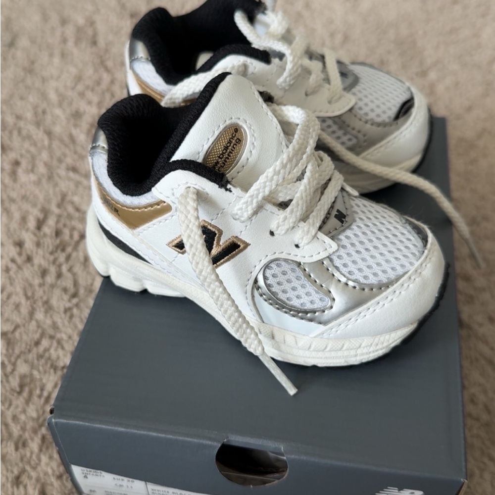 New Balance Infant White and Silver Sneakers